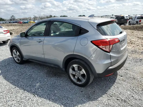 3CZRU6H36JG729768 2018 HONDA HR-V - Image 2