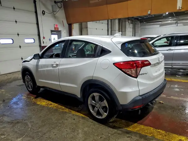 3CZRU6H36JM701275 2018 HONDA HR-V - Image 2