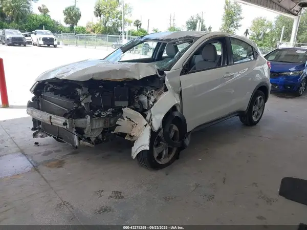 3CZRU6H36JM707108 2018 HONDA HR-V - Image 2