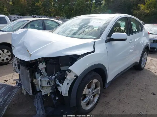 3CZRU6H36JM713913 2018 HONDA HR-V - Image 2