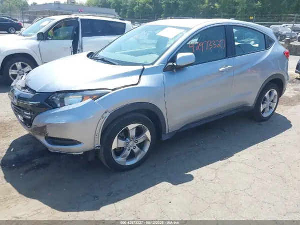 3CZRU6H36JM717251 2018 HONDA HR-V - Image 2