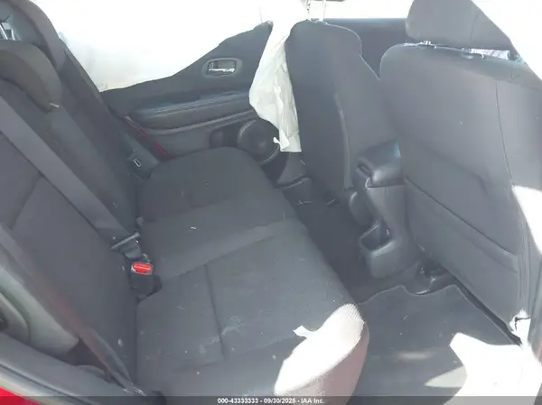 3CZRU6H36JM722868 2018 HONDA HR-V - Image 8