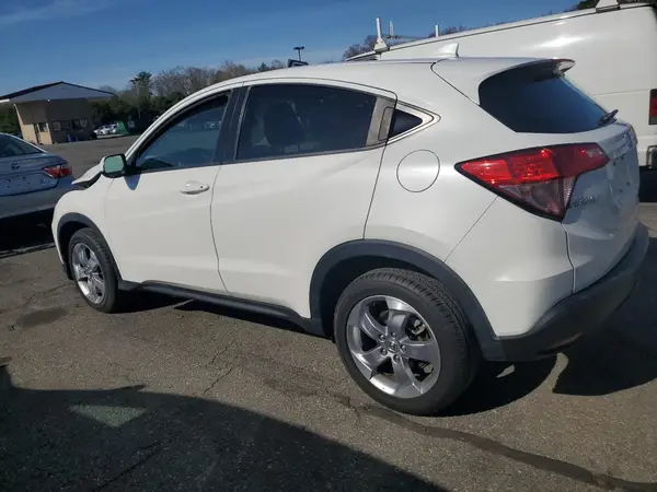3CZRU6H36JM729884 2018 HONDA HR-V - Image 2
