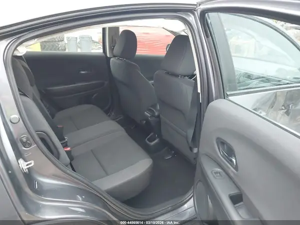 3CZRU6H36KG713717 2019 HONDA HR-V - Image 8
