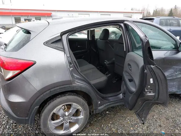 3CZRU6H36KM724749 2019 HONDA HR-V - Image 8