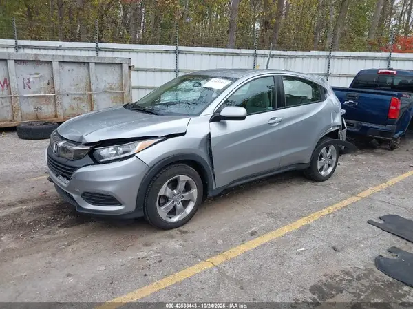 3CZRU6H36LM717463 2020 HONDA HR-V - Image 2