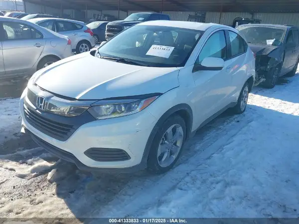 3CZRU6H36MM734328 2021 HONDA HR-V - Image 2