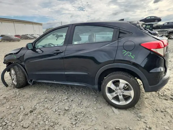 3CZRU6H36MM754496 2021 HONDA HR-V - Image 2