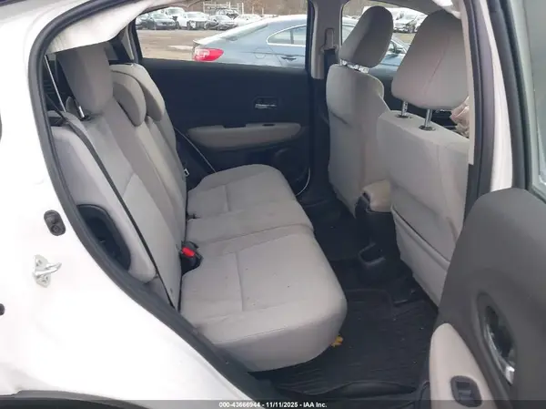 3CZRU6H36NM702710 2022 HONDA HR-V - Image 8