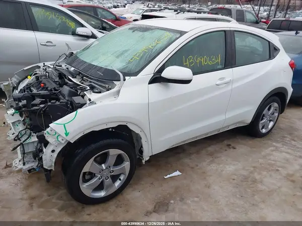 3CZRU6H36NM740020 2022 HONDA HR-V - Image 2