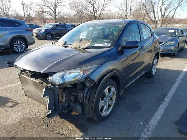 3CZRU6H37HG702895 2017 HONDA HR-V - Image 2