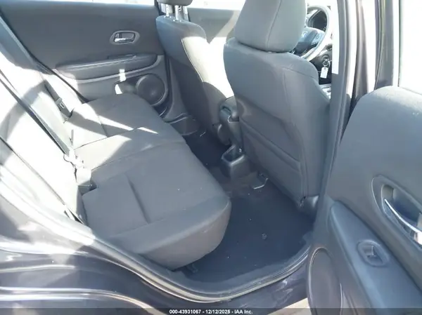 3CZRU6H37HG702895 2017 HONDA HR-V - Image 8
