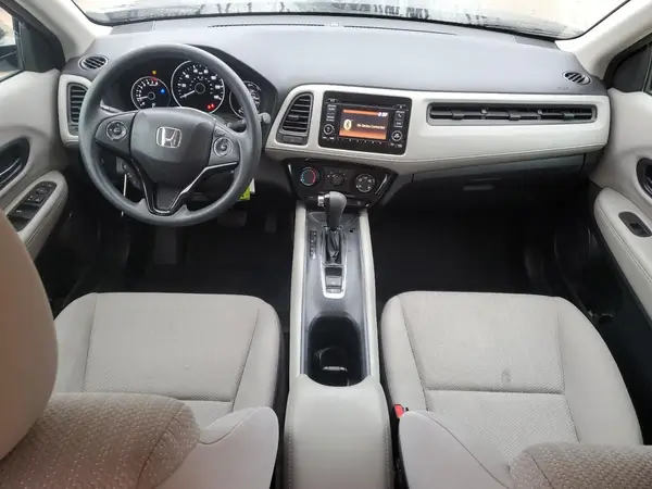 3CZRU6H37HG703884 2017 HONDA HR-V - Image 8