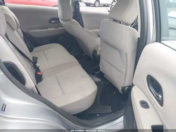 3CZRU6H37HG704923 2017 HONDA HR-V - Image 8