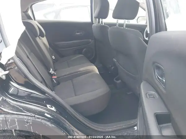 3CZRU6H37HG708700 2017 HONDA HR-V - Image 8