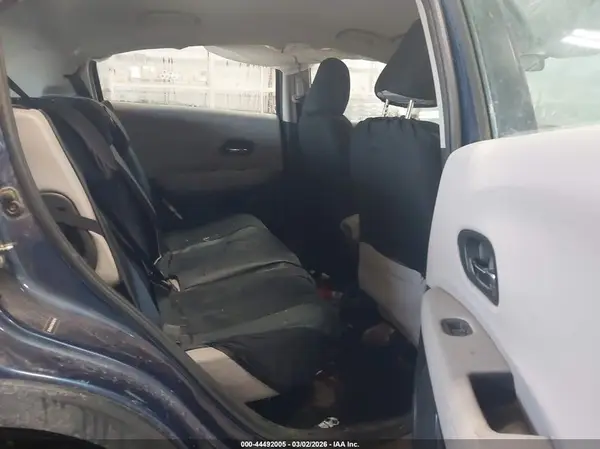 3CZRU6H37HM700646 2017 HONDA HR-V - Image 8