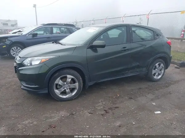 3CZRU6H37HM704650 2017 HONDA HR-V - Image 2