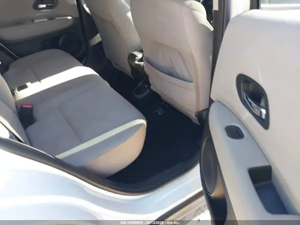 3CZRU6H37HM721643 2017 HONDA HR-V - Image 8