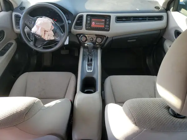 3CZRU6H37HM725594 2017 HONDA HR-V - Image 8