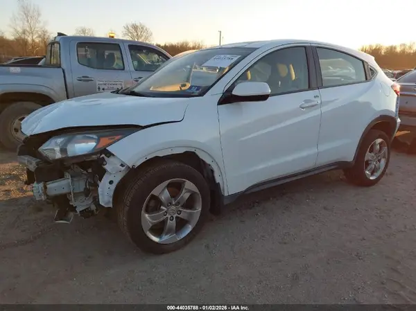 3CZRU6H37HM729709 2017 HONDA HR-V - Image 2