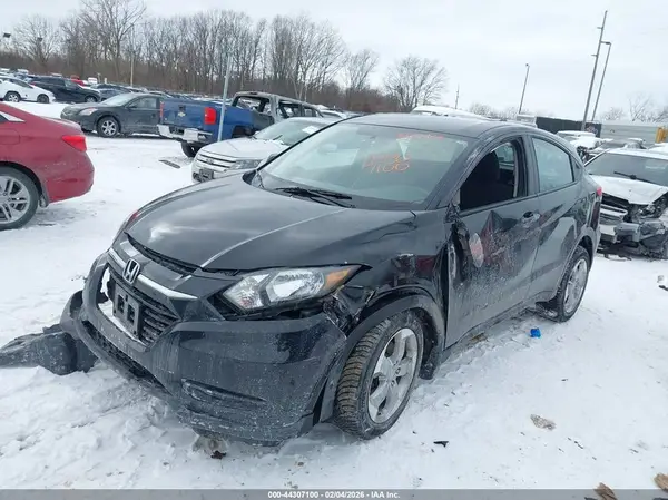 3CZRU6H37HM732769 2017 HONDA HR-V - Image 2