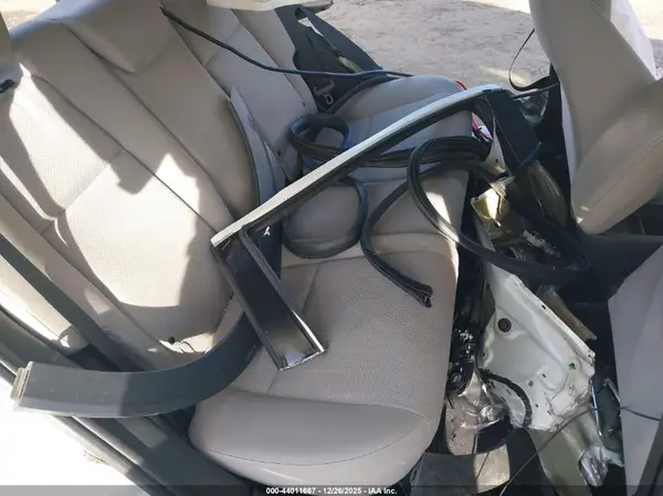 3CZRU6H37HM733873 2017 HONDA HR-V - Image 8