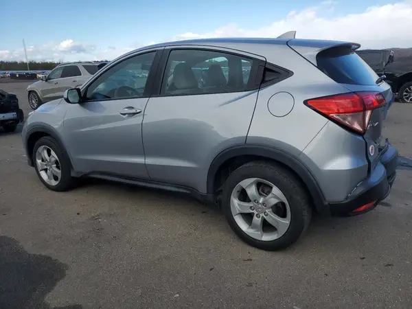 3CZRU6H37JG700229 2018 HONDA HR-V - Image 2