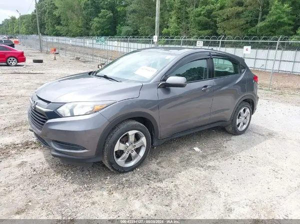3CZRU6H37JG700716 2018 HONDA HR-V - Image 2