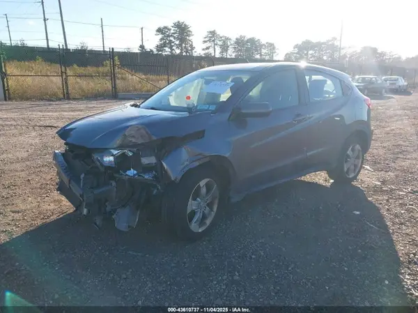3CZRU6H37JG700733 2018 HONDA HR-V - Image 2