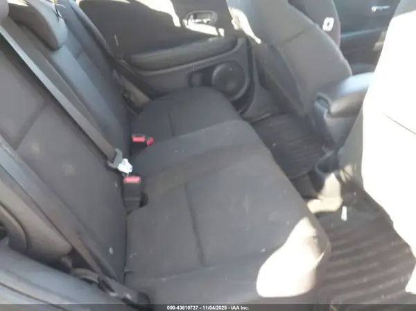 3CZRU6H37JG700733 2018 HONDA HR-V - Image 8