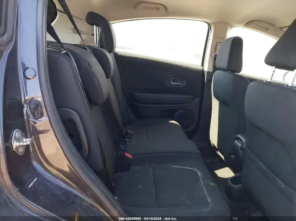 3CZRU6H37JG708010 2018 HONDA HR-V - Image 8