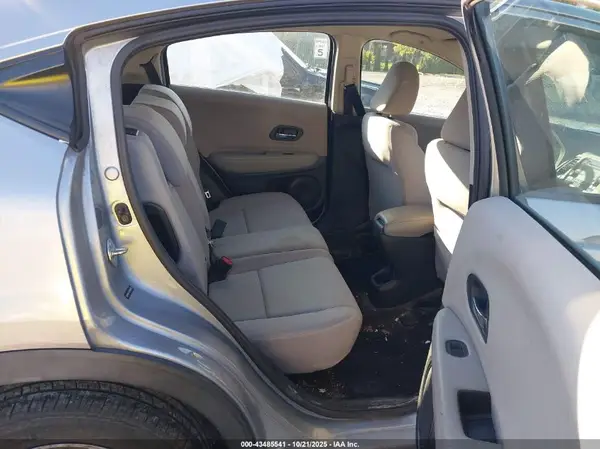 3CZRU6H37JG709433 2018 HONDA HR-V - Image 8