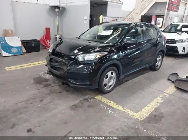 3CZRU6H37JG712784 2018 HONDA HR-V - Image 2