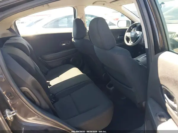 3CZRU6H37JG715250 2018 HONDA HR-V - Image 8