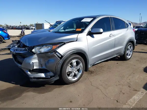 3CZRU6H37JG715782 2018 HONDA HR-V - Image 2