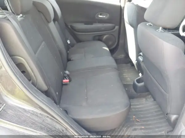 3CZRU6H37JG717760 2018 HONDA HR-V - Image 8