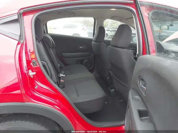3CZRU6H37JG719881 2018 HONDA HR-V - Image 8