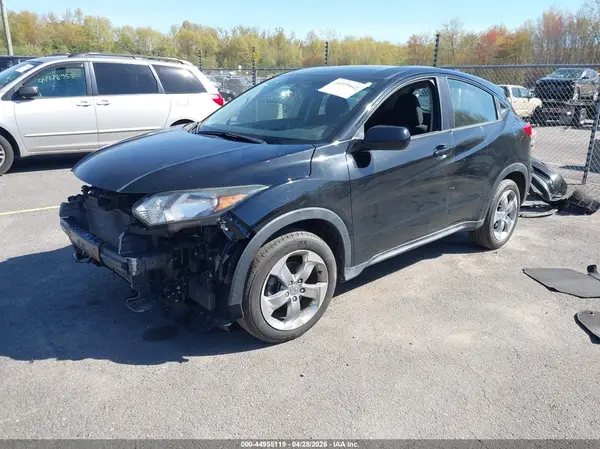 3CZRU6H37JG727897 2018 HONDA HR-V - Image 2