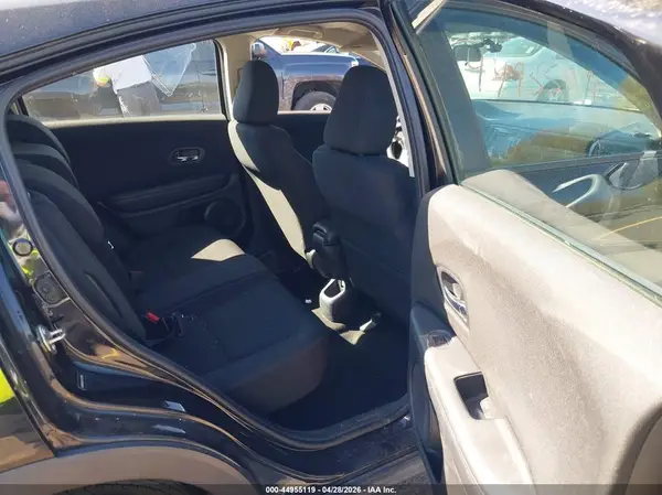 3CZRU6H37JG727897 2018 HONDA HR-V - Image 8