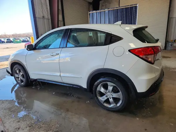 3CZRU6H37JM700202 2018 HONDA HR-V - Image 2