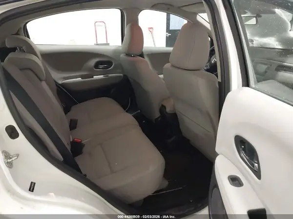 3CZRU6H37JM704279 2018 HONDA HR-V - Image 8