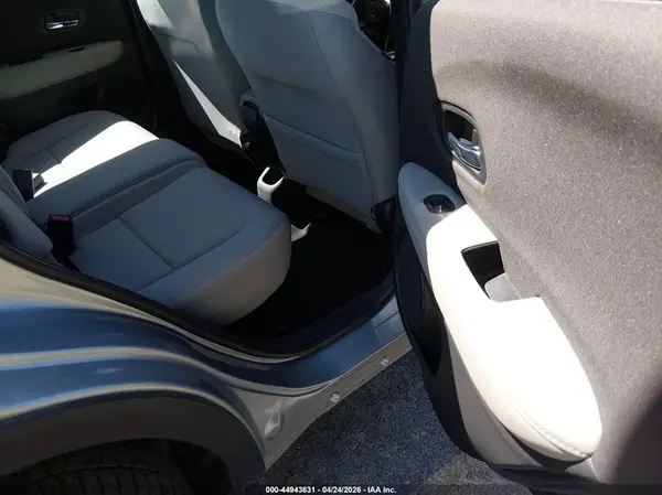 3CZRU6H37KG715864 2019 HONDA HR-V - Image 8
