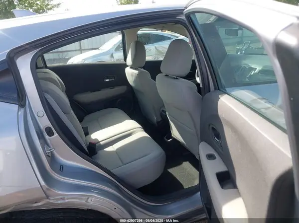3CZRU6H37KG722894 2019 HONDA HR-V - Image 8