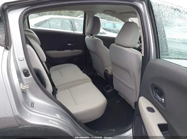 3CZRU6H37KG725553 2019 HONDA HR-V - Image 8