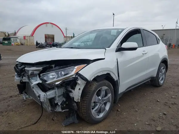 3CZRU6H37KM109093 2019 HONDA HR-V - Image 2