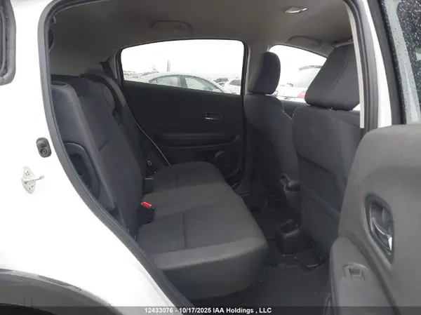 3CZRU6H37KM109093 2019 HONDA HR-V - Image 8