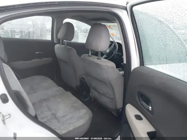 3CZRU6H37KM701786 2019 HONDA HR-V - Image 8