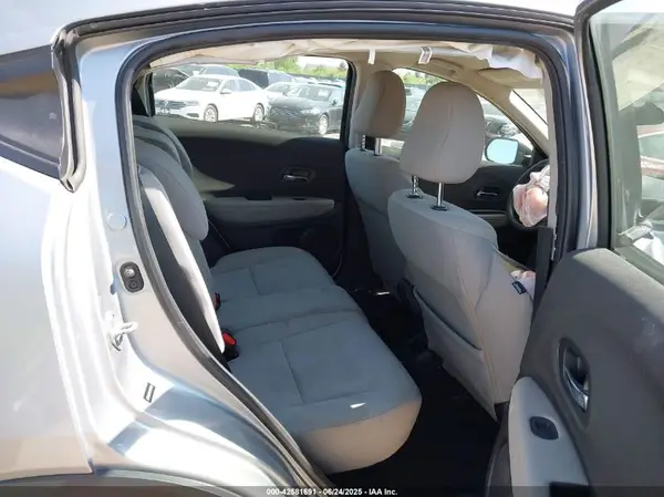 3CZRU6H37LM738385 2020 HONDA HR-V - Image 8