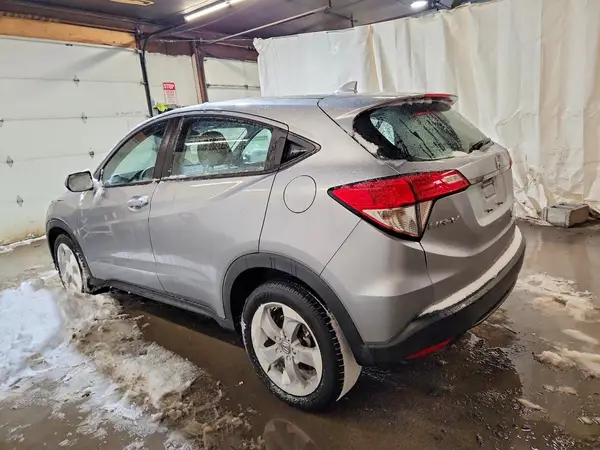 3CZRU6H37MM739716 2021 HONDA HR-V - Image 2
