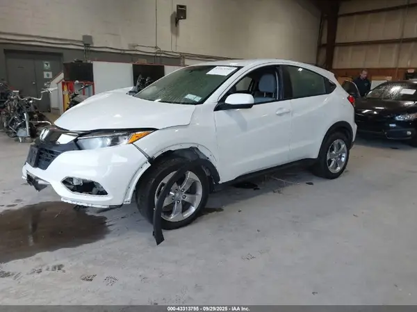 3CZRU6H37MM742809 2021 HONDA HR-V - Image 2